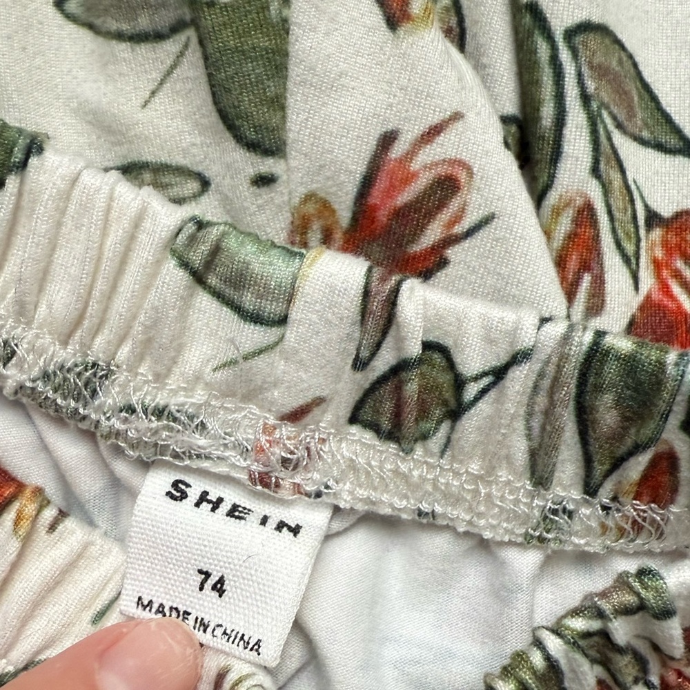 Shein Baby Girl 2 Piece Set Size 9 months Green Floral Holiday Winter Christmas - Picture 8 of 10